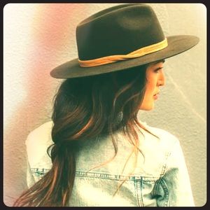 A Goorin Bros Original & Timeless hat👒🎩